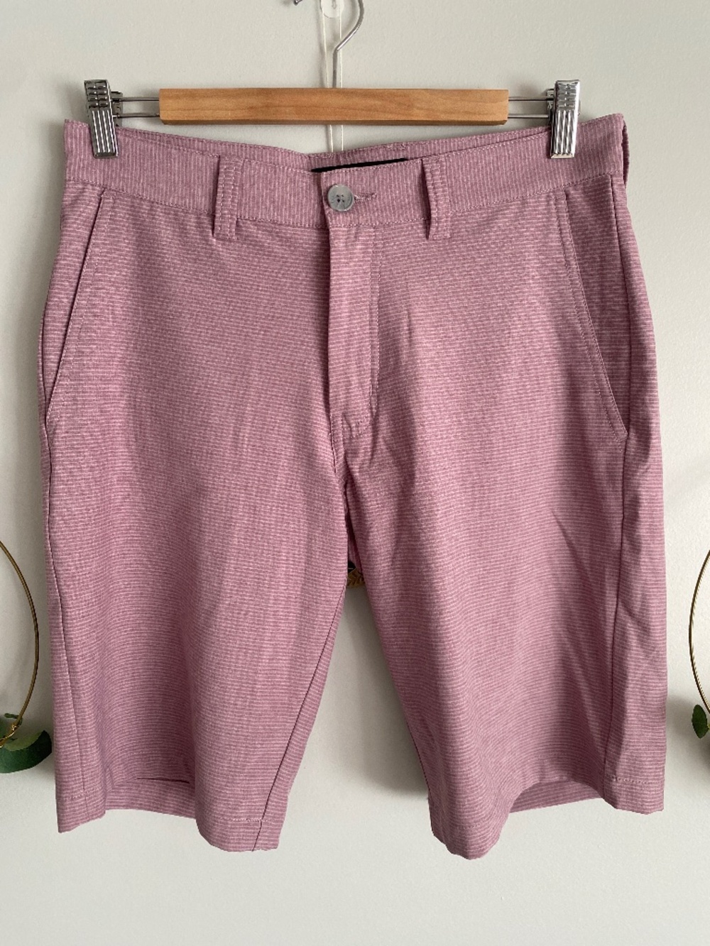 Travis Matthew Golf athletic short with stretch size 30 waist